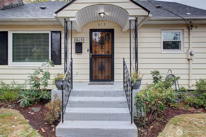 Property Photo:  615 W 39th Street  WA 98660 