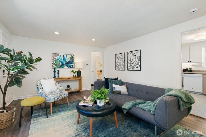 Photo de la propriété:  551  Grandey Way NE  WA 98056 