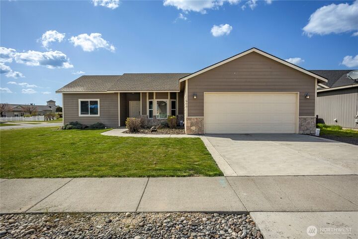 615 N Larkspur Drive  Othello WA 99344 photo