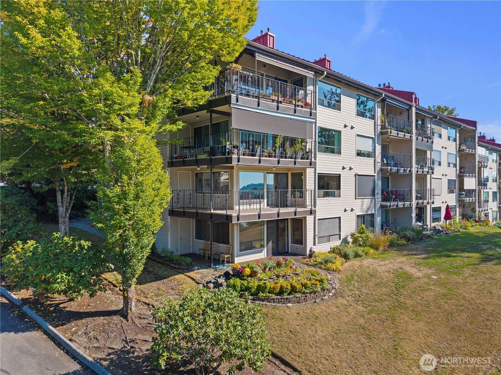 Property Photo:  904 E Bay Drive NE B208  WA 98506 