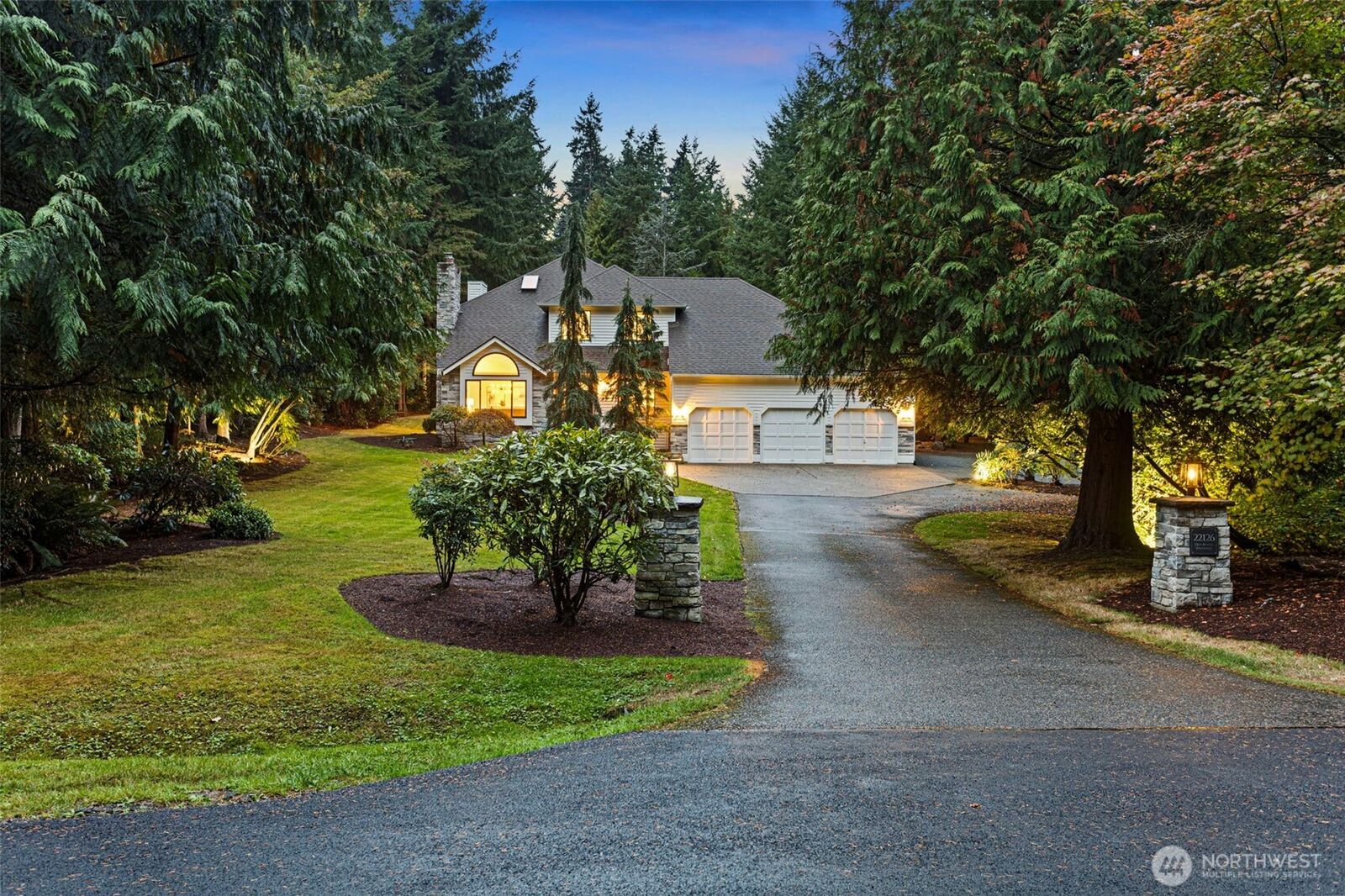 Property Photo:  22126  53rd Avenue SE  WA 98021 