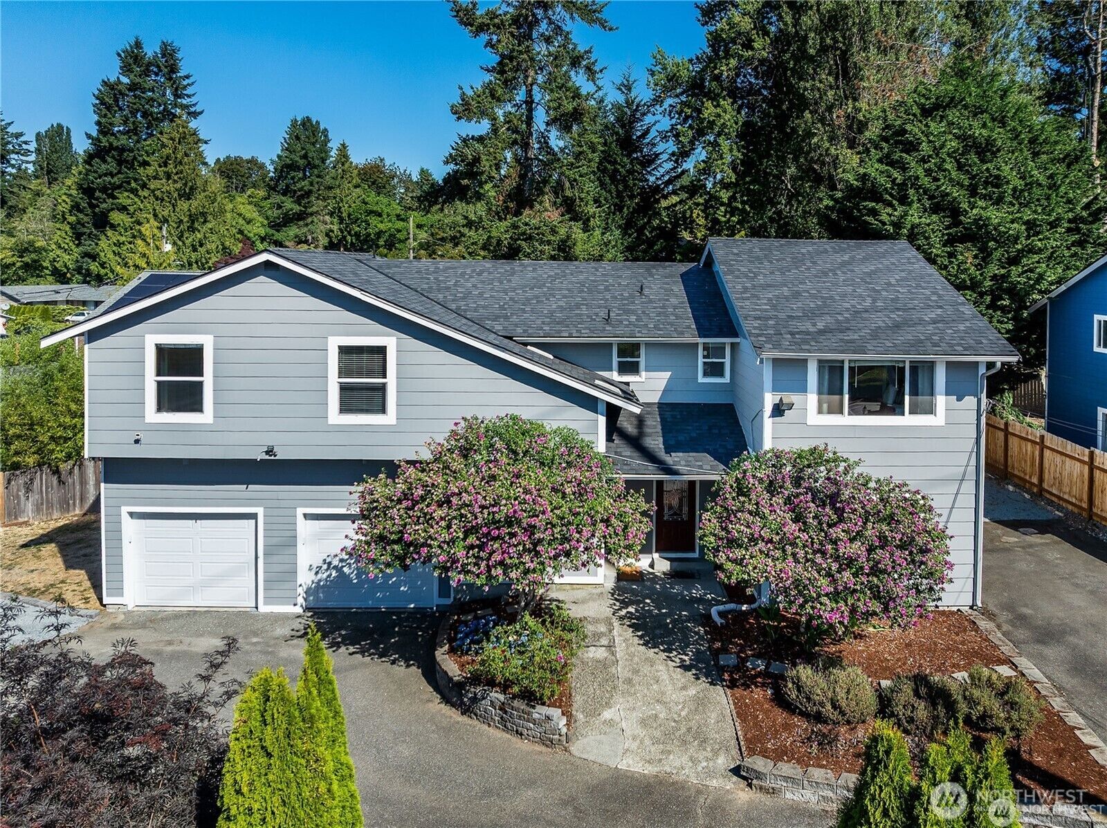 Property Photo:  20005  25th Avenue NE A  WA 98155 