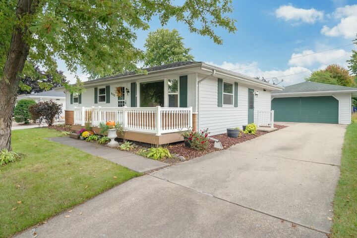 Property Photo: 600 S Theodore Street WI 54915