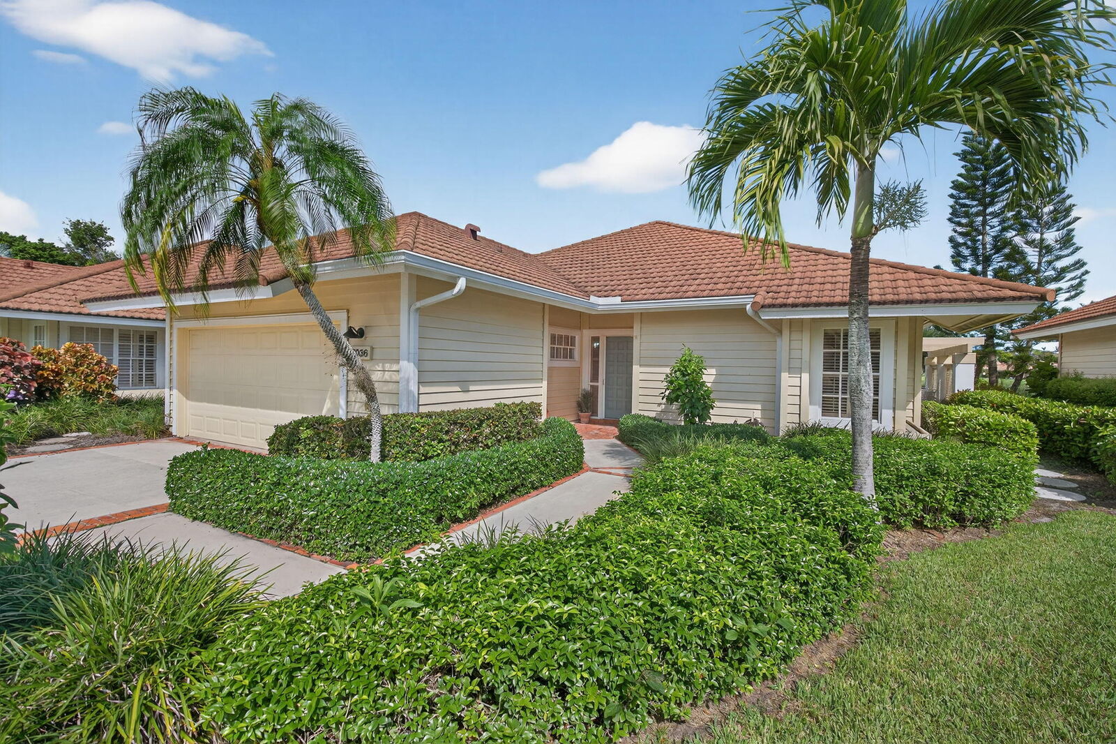 Property Photo: 7036 SE Winged Foot Drive FL 34997