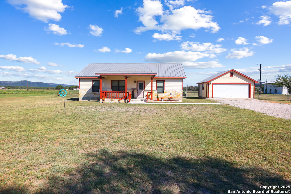 Property Photo: 867 River Tree TX 78873
