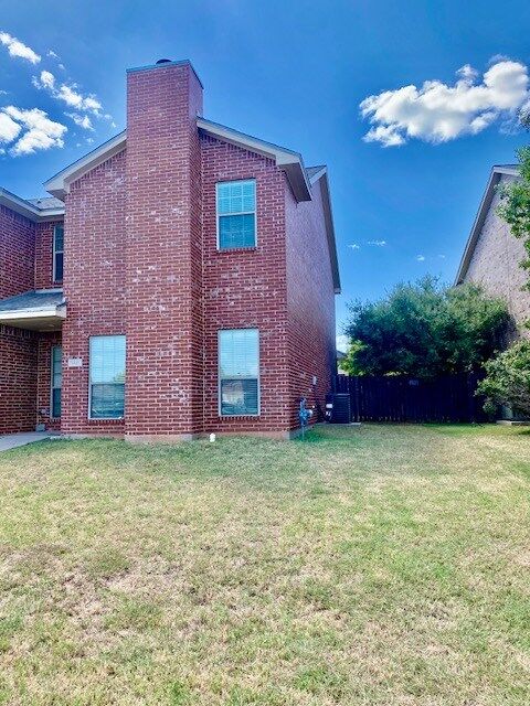 Property Photo: 4421 Oak Grove Blvd TX 76904