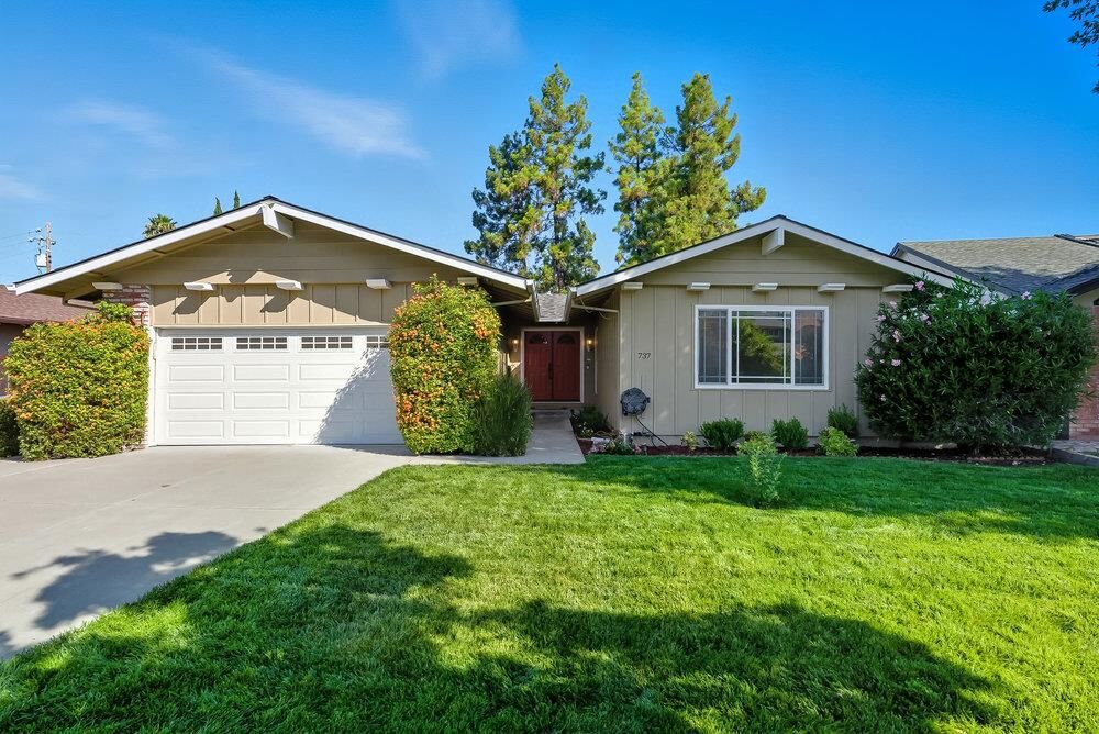 Property Photo:  737 Los Huecos Drive  CA 95123 