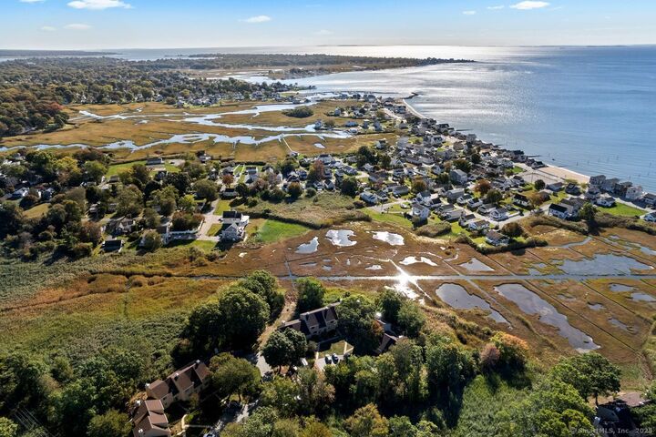 Property Photo: 254 Hidden Cove Road 254 CT 06475