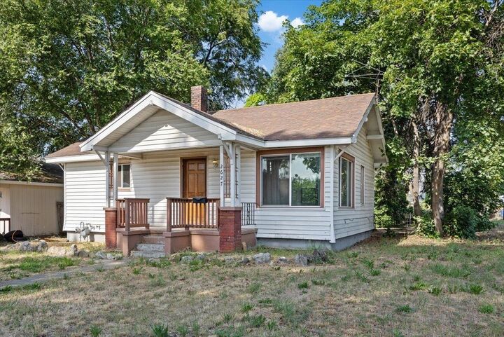 Property Photo:  2627 N Altamont St  WA 99207 
