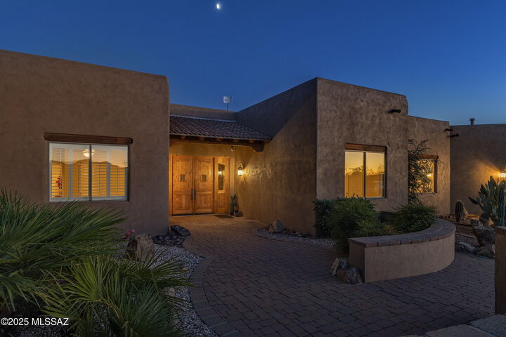Property Photo:  1751 W Sunkist Place  AZ 85755 