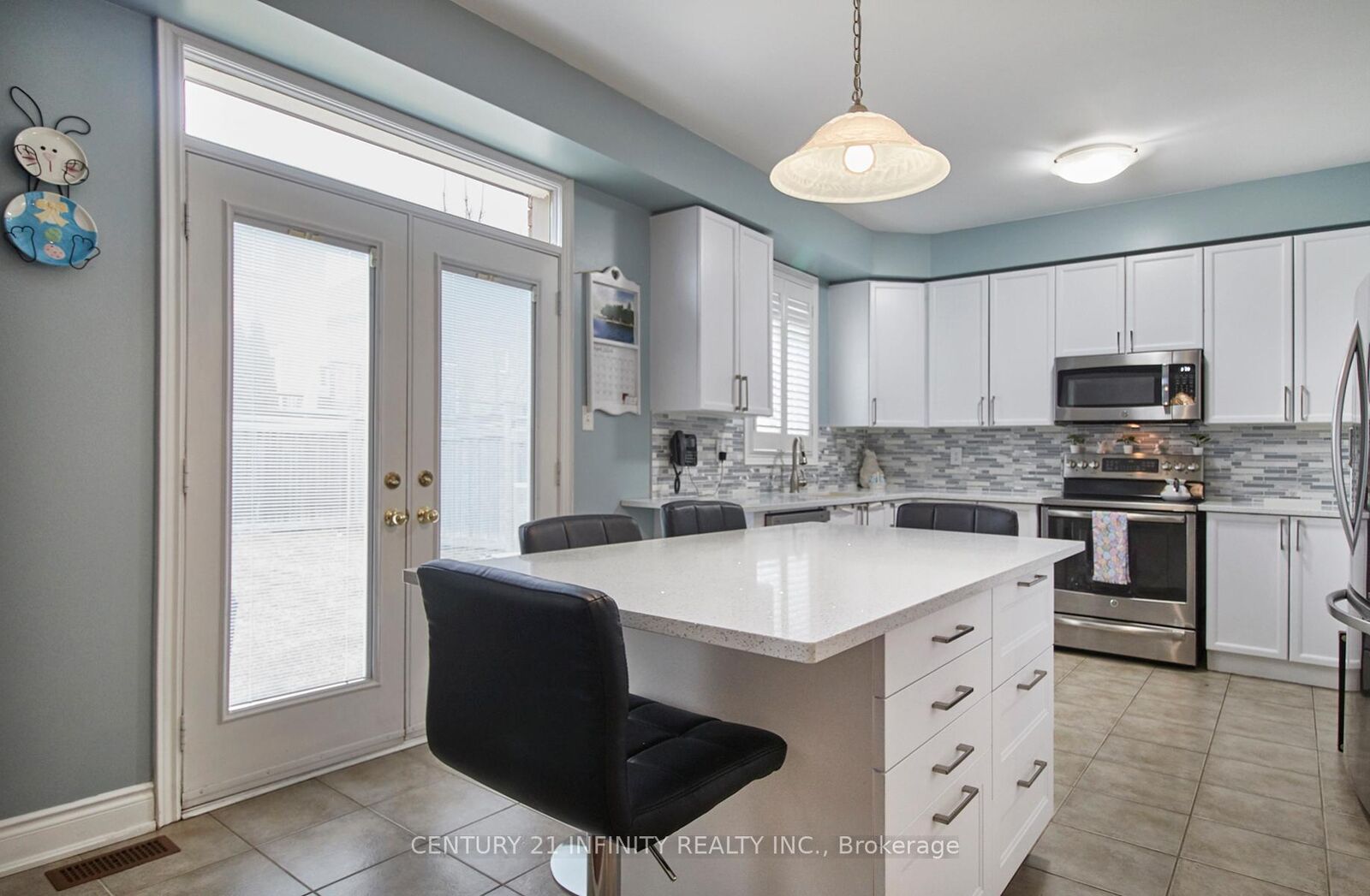 Property Photo: 1599 Quail Run Drive ON L1K 0E1