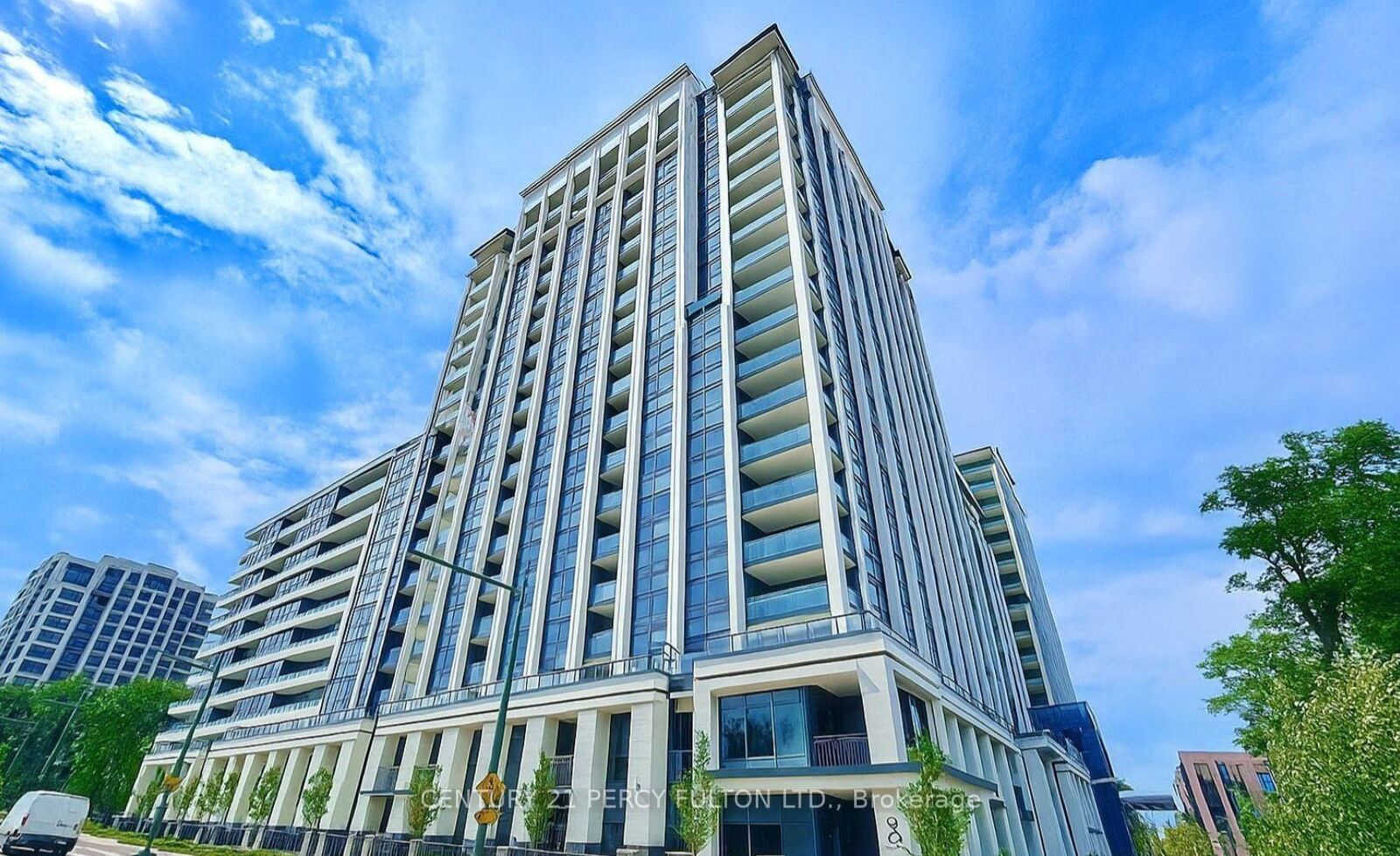 Photo de la propriété:  8 Cedarland Drive 611  ON L6G 0H4