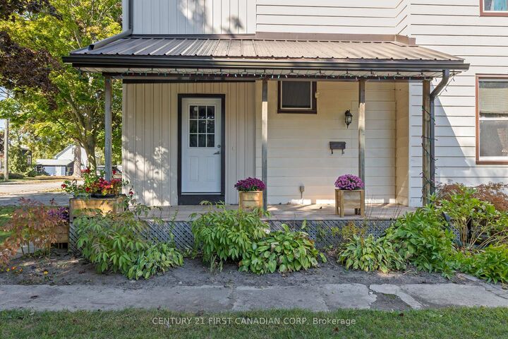 Property Photo: 35 Victoria Street N ON N5H 1E6
