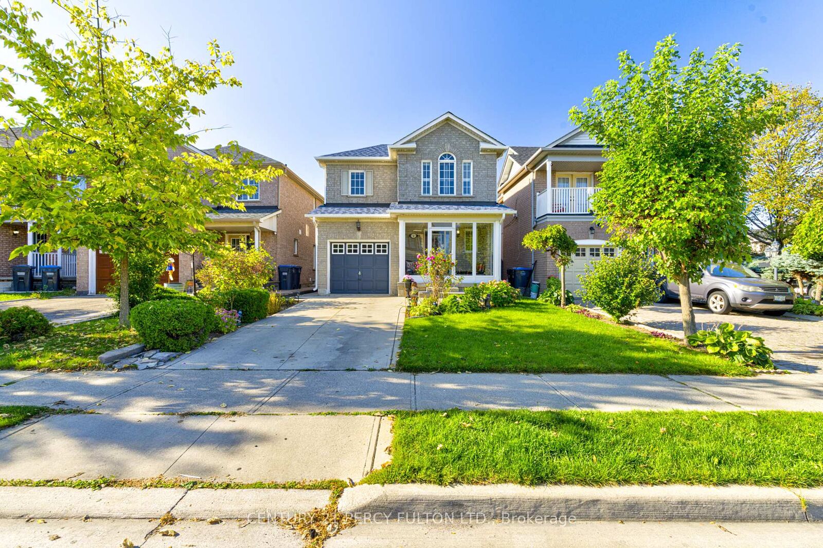 Photo de la propriété:  4 Dunlop Court  ON L6X 4Z8 