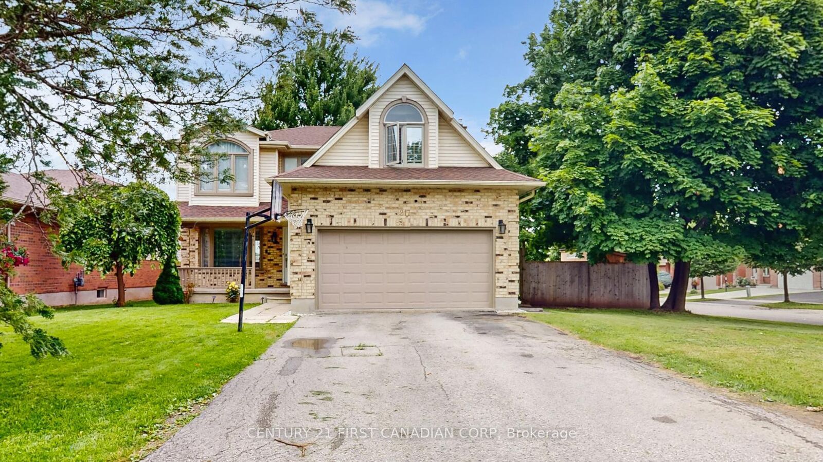 Property Photo:  217 Colette Drive  ON N6E 3S8 