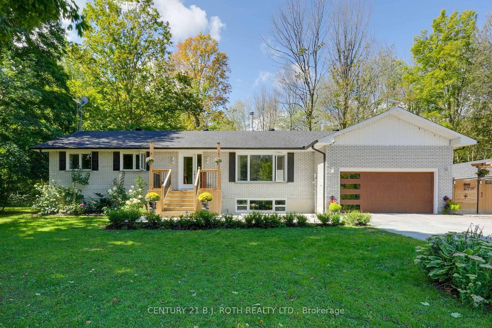 Property Photo:  1250 County Road 6 Road S  ON L0L 2T0 