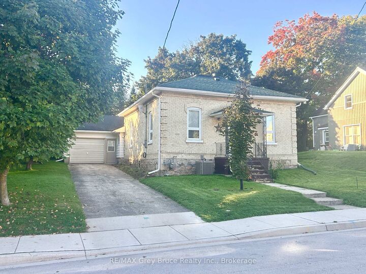 Property Photo: 89 3rd Street SW ON N0G 1L0