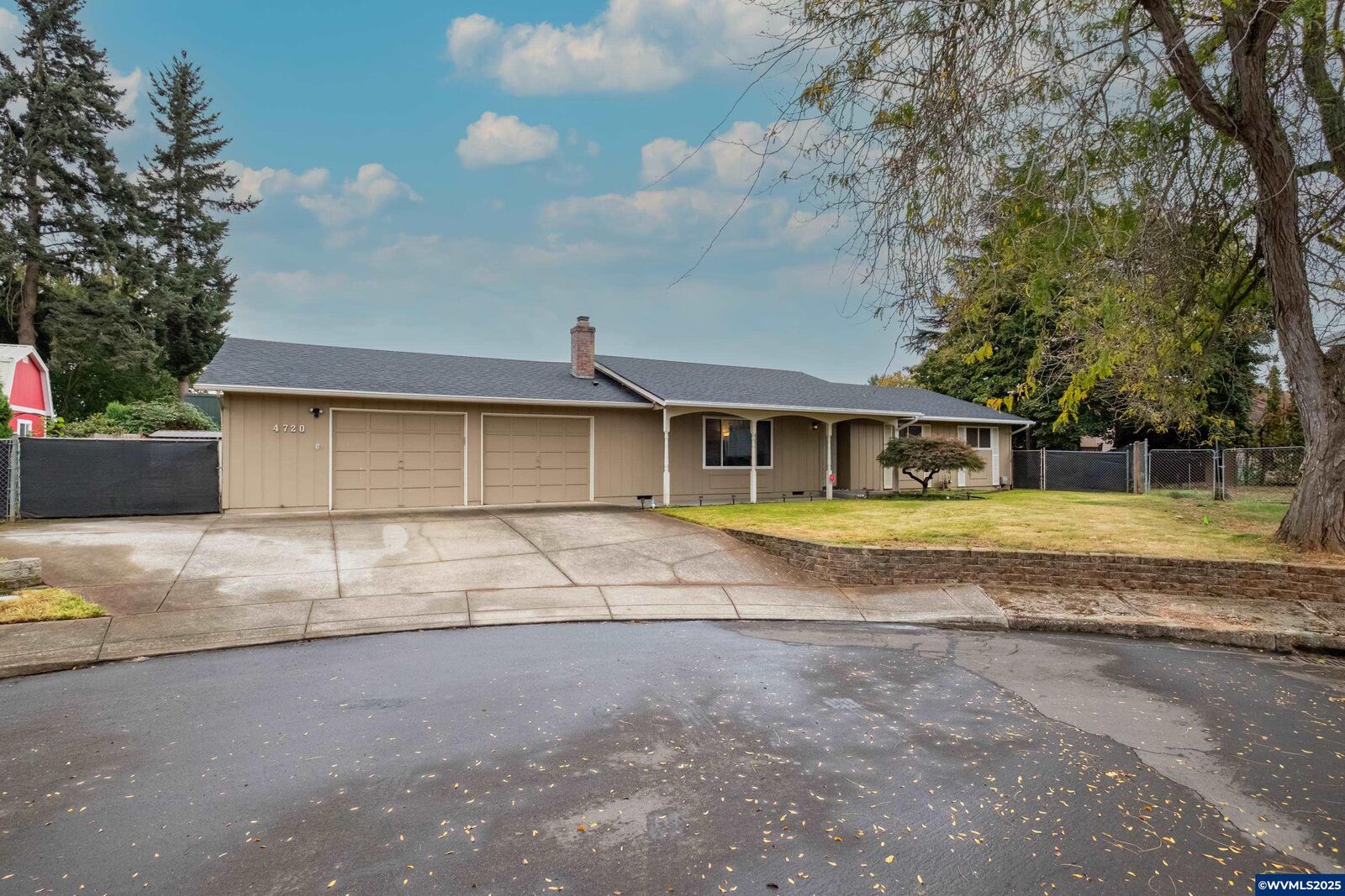 Property Photo: 4720 Dalke Ct NE OR 97305