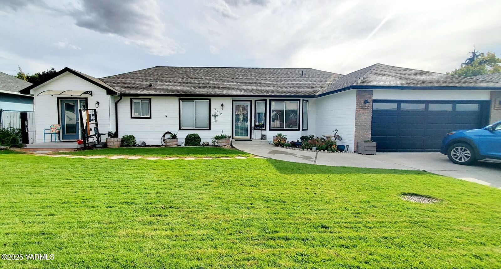 Property Photo:  5512 Pear Butte Dr  WA 98901 