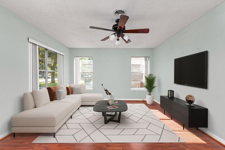 Property Photo: 1105 Alegria Road TX 78757