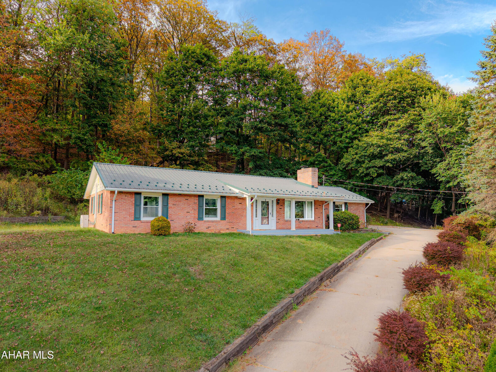 Property Photo: 680 Barclay Drive PA 15522