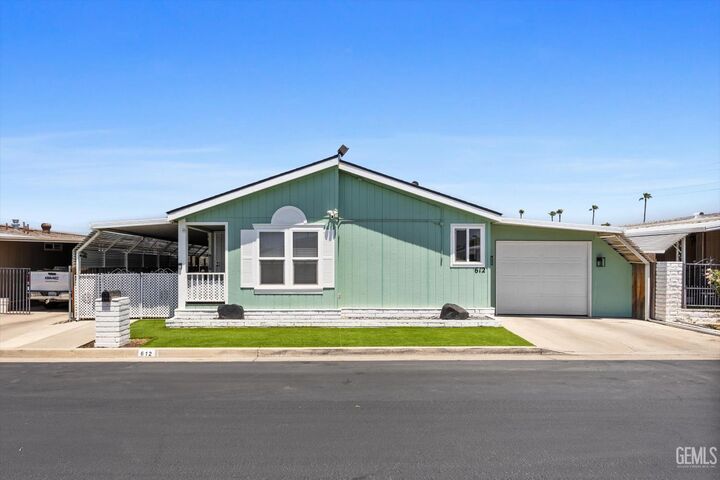 612 44th Street  Bakersfield CA 93301 photo