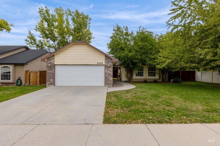 2110 W Pebblestone St  Meridian ID 83646-1399 photo