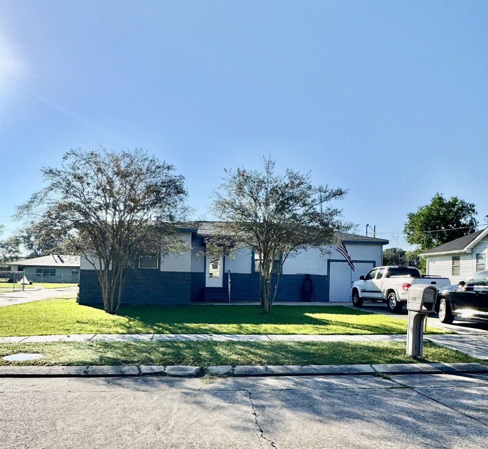 Property Photo: 300 Allen St LA 70363