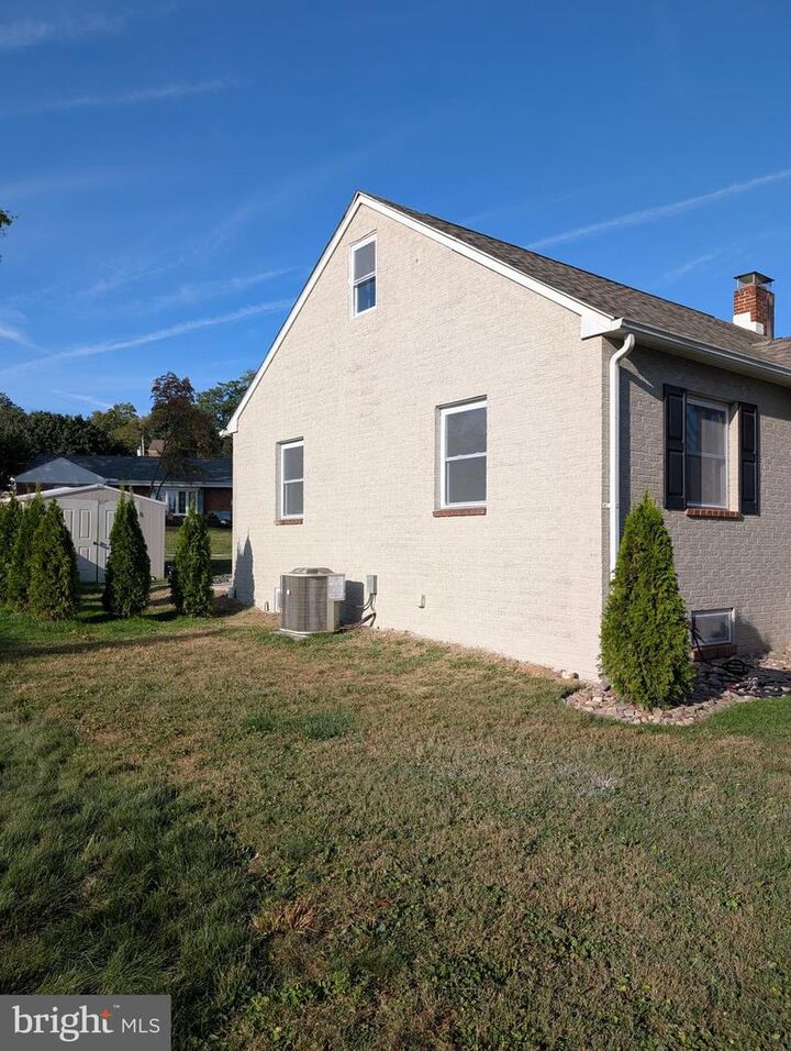 Property Photo:  400 Woodland Avenue  PA 17070 