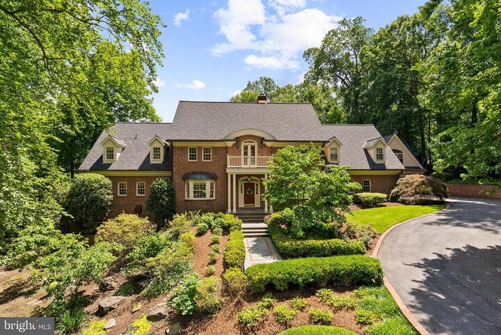 Property Photo:  6707 Lupine Lane  VA 22101 