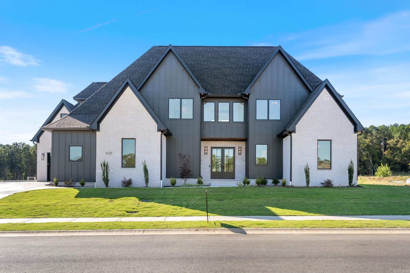 Property Photo: 1635 Southwinds Drive AR 72034