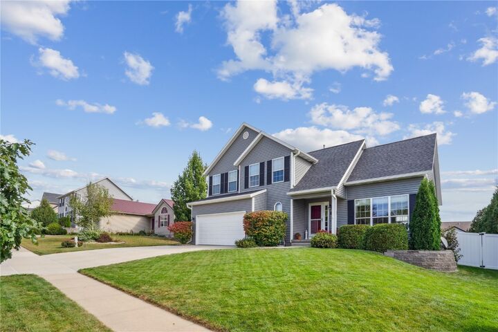Property Photo: 1805 Sugaridge Drive IA 52302