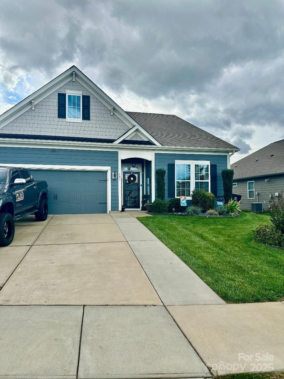 Property Photo:  107 Rosebay Drive  NC 20117 