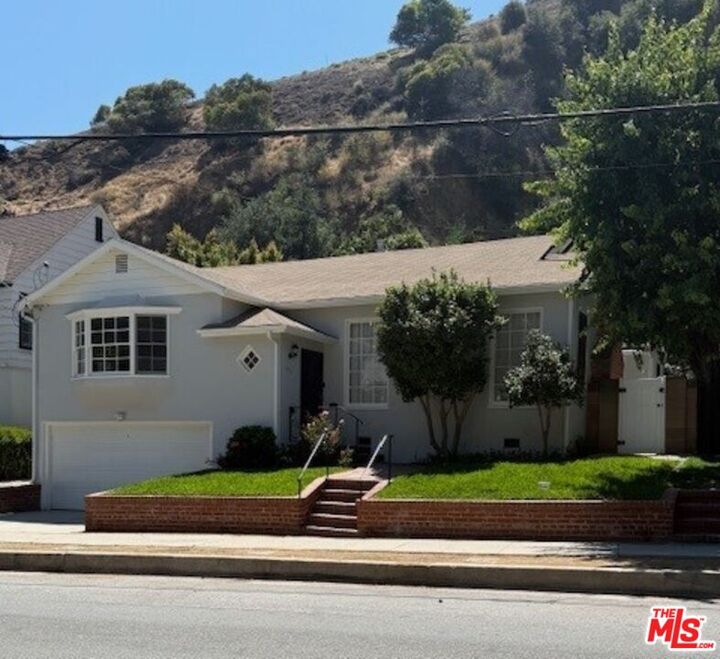 2515 Canyon Dr  Los Angeles CA 90068 photo
