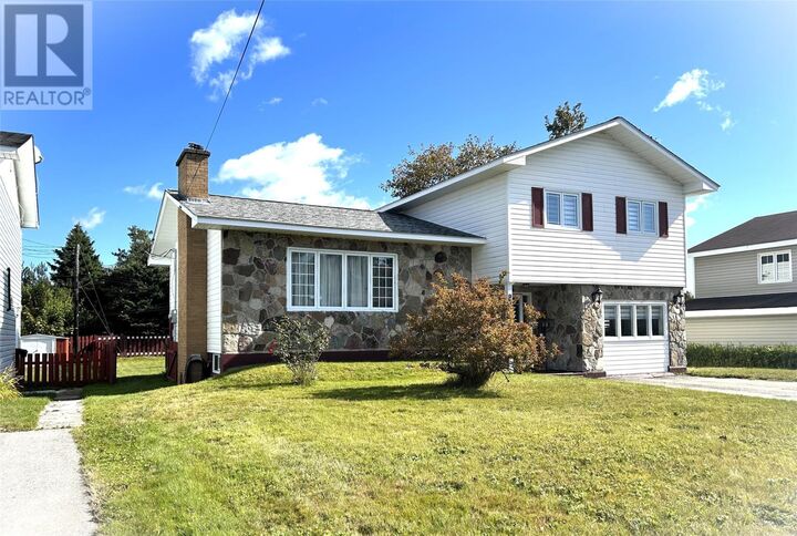 Property Photo: 8 O'Brien'S Drive NL A2N 2B1