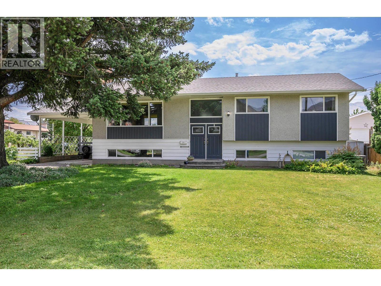 Property Photo:  2311 Glenview Avenue  BC V2B 4L3 