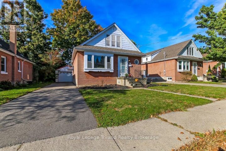 Property Photo:  217 Sydenham Street  ON N4S 7B8