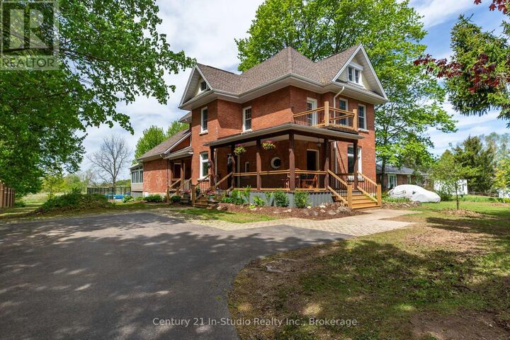 Property Photo:  296 Garafraxa St Street  ON N0H 1G0 