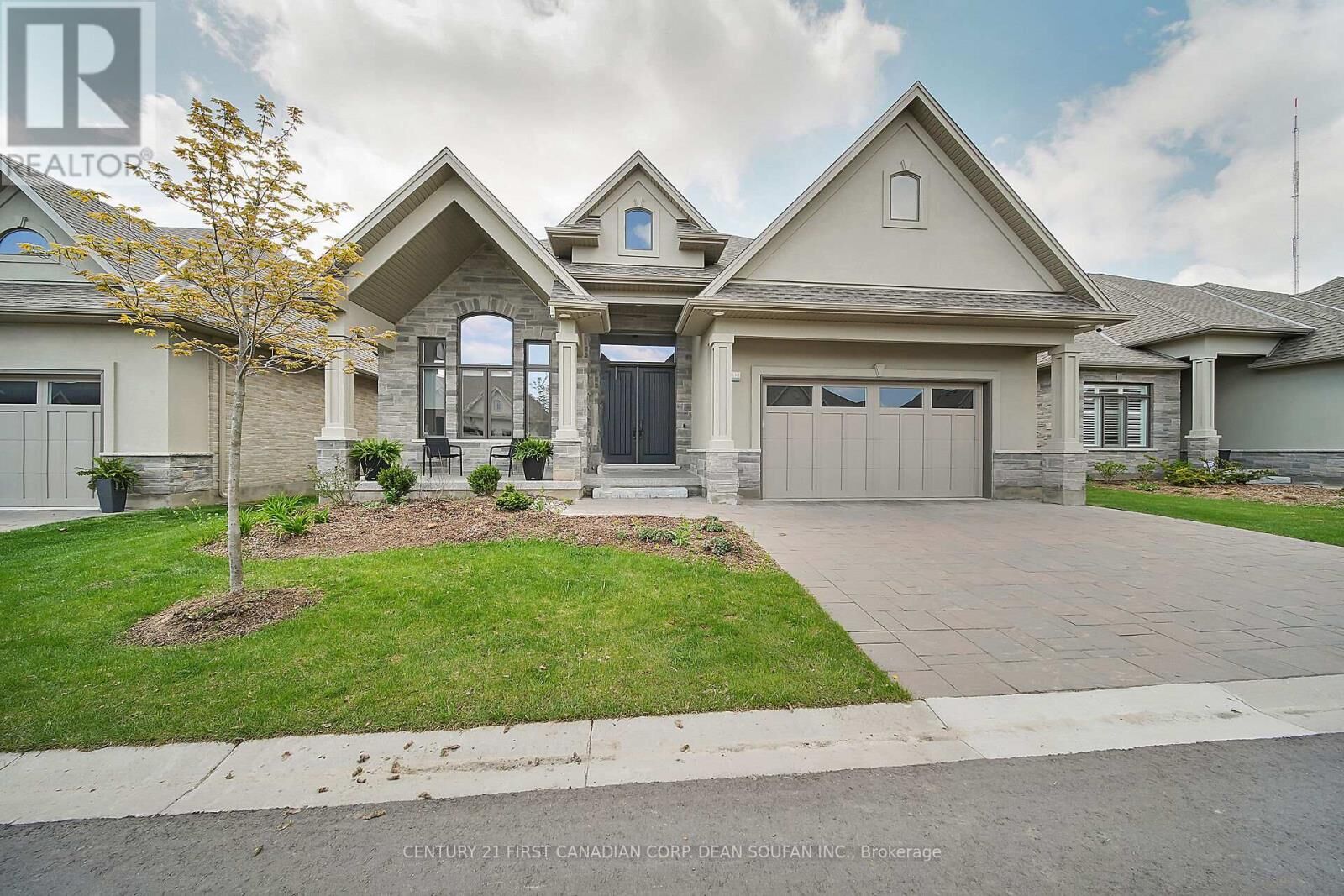 Property Photo:  1710 Ironwood Road 13  ON N6K 0G9 