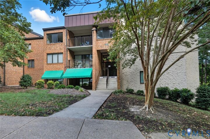 Property Photo:  1501 Regency Woods Road 302  VA 23238 