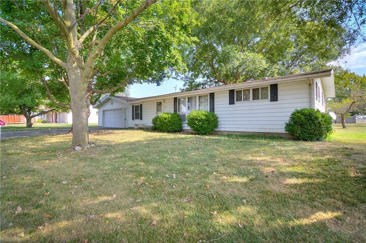 Property Photo: 116 N Moore Street IL 62539