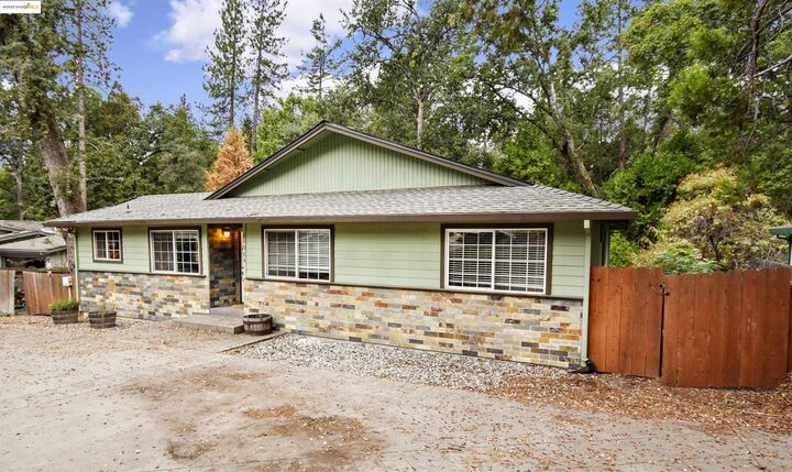 Property Photo:  21984 Crystal Falls Dr  CA 95370
