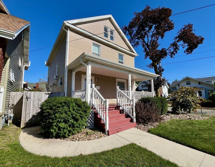 Property Photo: 2725 Elmwood Avenue PA 16508