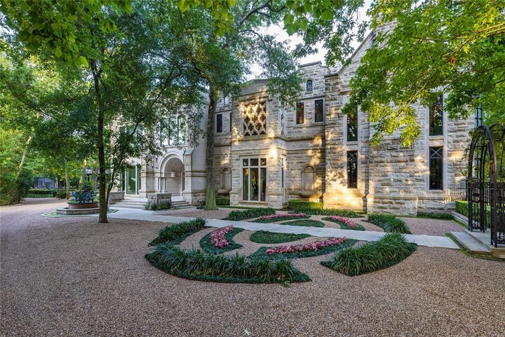 Property Photo:  107 Timberwilde Lane  TX 77024 