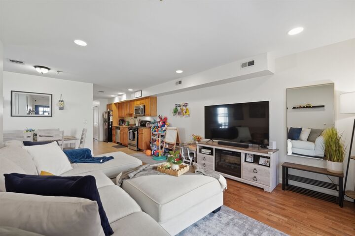 Property Photo:  2516 Summit Ave 2  NJ 07087 