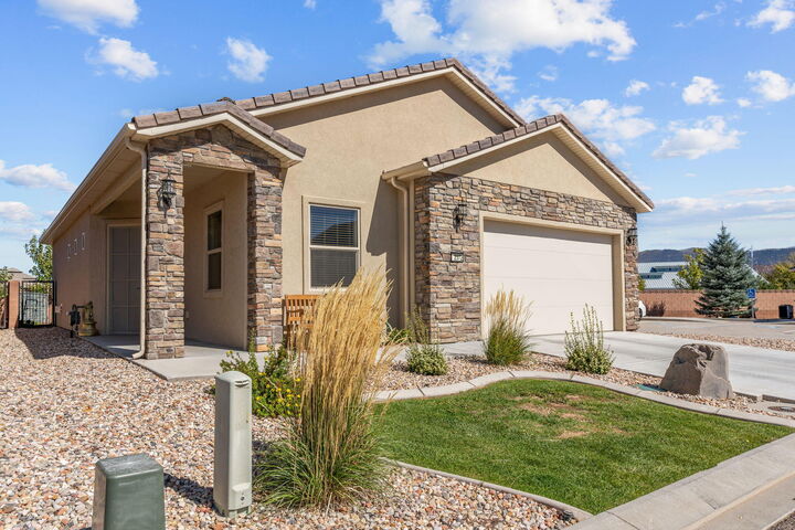 Property Photo:  2372 W Clubhouse Loop W  UT 84720 