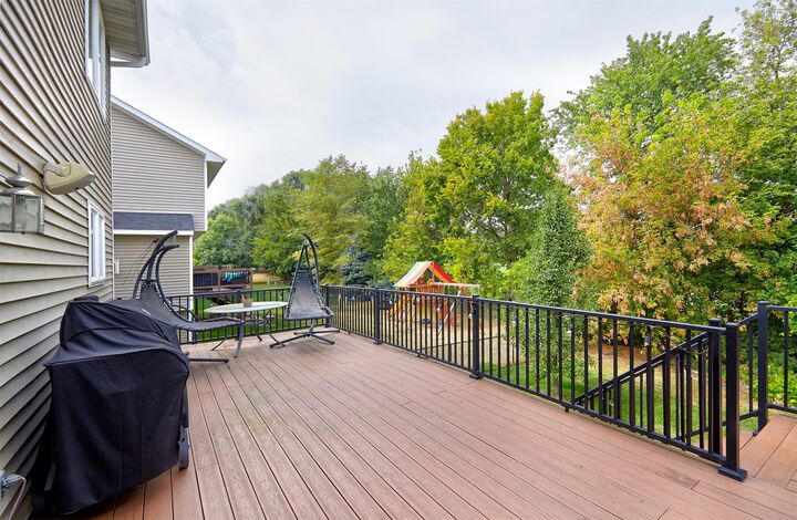 Property Photo:  15715 Tanglewood Drive  IA 50323 