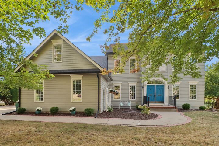 Property Photo: 1360 Country Club Boulevard IA 50325