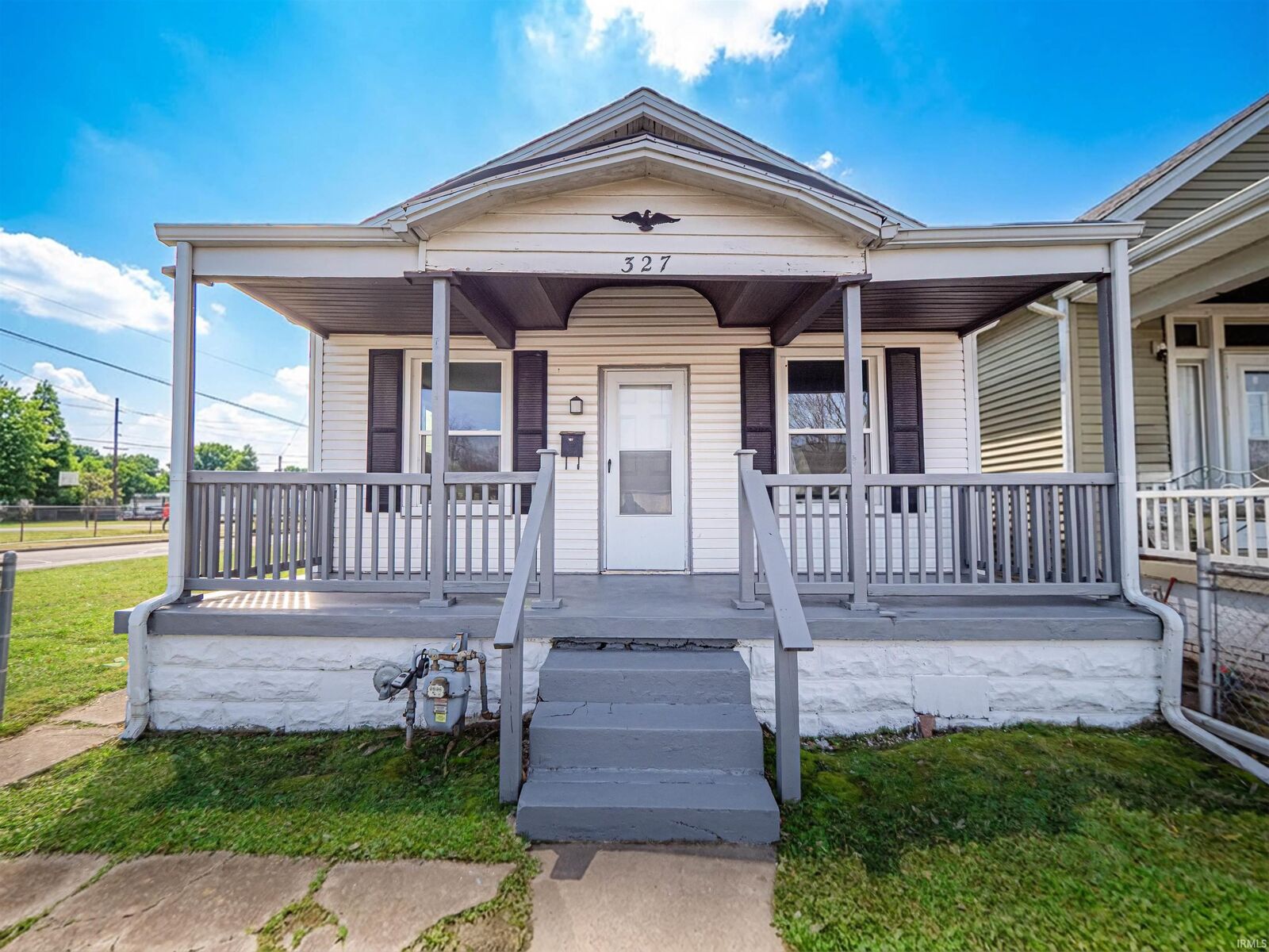 Property Photo:  327 Ridgeway Avenue  IN 47713 