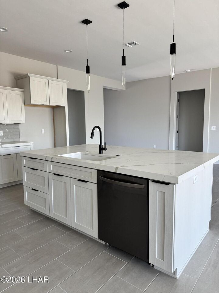 Property Photo:  1610 E Pamela Dr  AZ 86404 